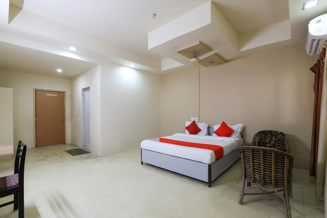 Oyo Hotel Park Veraval Экстерьер фото