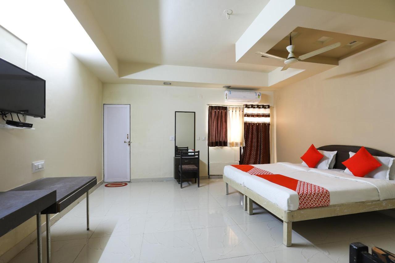 Oyo Hotel Park Veraval Экстерьер фото