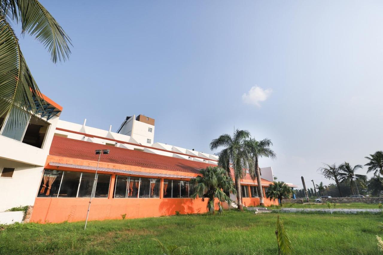 Oyo Hotel Park Veraval Экстерьер фото