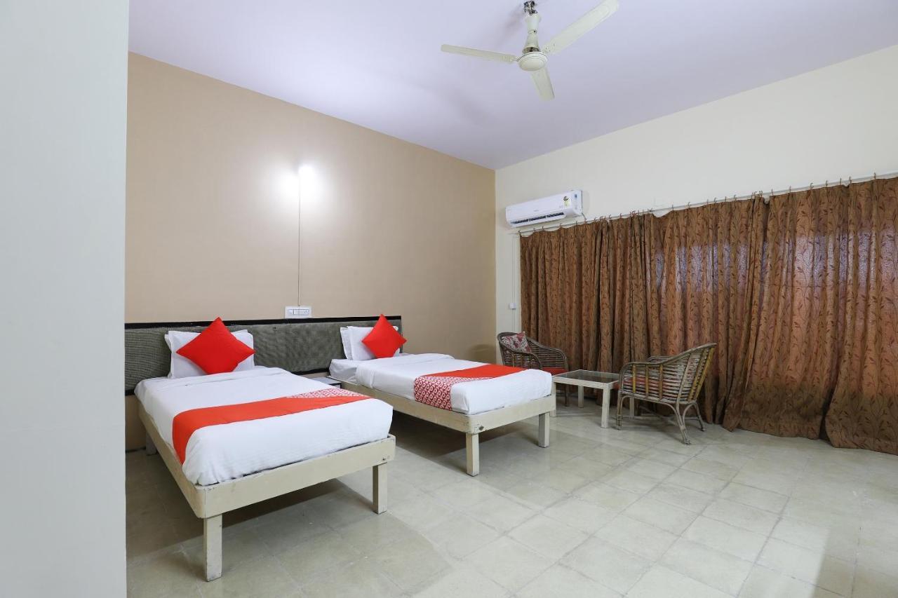 Oyo Hotel Park Veraval Экстерьер фото